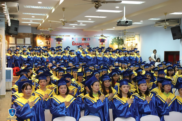 cu nhan dieu duong tai le tot nghiep nam 2019 1