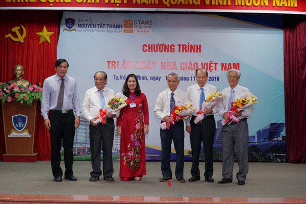 khoa y tung bung ky niem 37 nam ngay nha giao viet nam 20/11