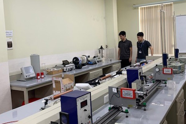 nganh vat ly y khoa truong dh nguyen tat thanh dau tu thiet bi thuc hanh cho sinh vien