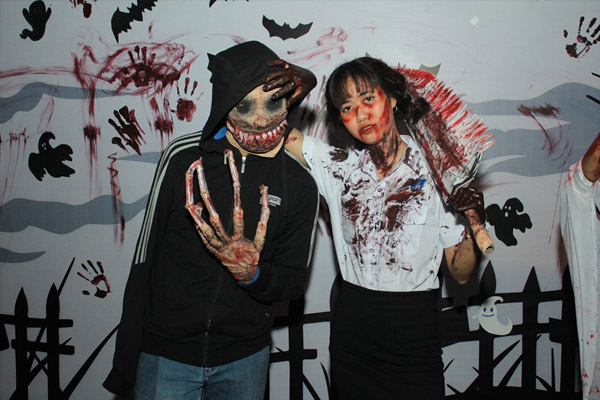 sinh vien dh nguyen tat thanh kham pha khong gian halloween 4